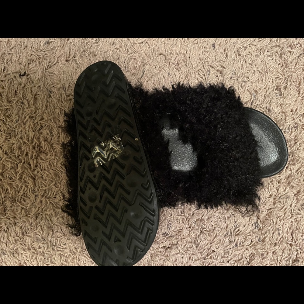 Slippers - Picture 2 of 2